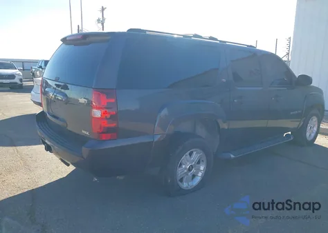 2011 Chevrolet Suburban 1500 Lt1 z USA, uszkodzony, nr VIN 1GNSKJE34BR242629